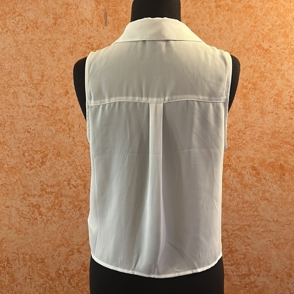 GUESS Sleeveless White Sheer Blouse size Small - Picture 2 of 7